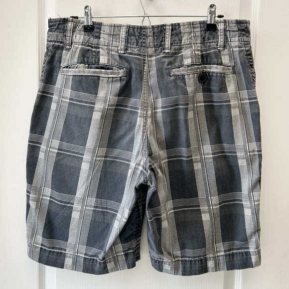 Cherokee Men's Flat Front Cotton Chino Shorts Black and Gray Plaid Size 34 - Picture 3 of 13